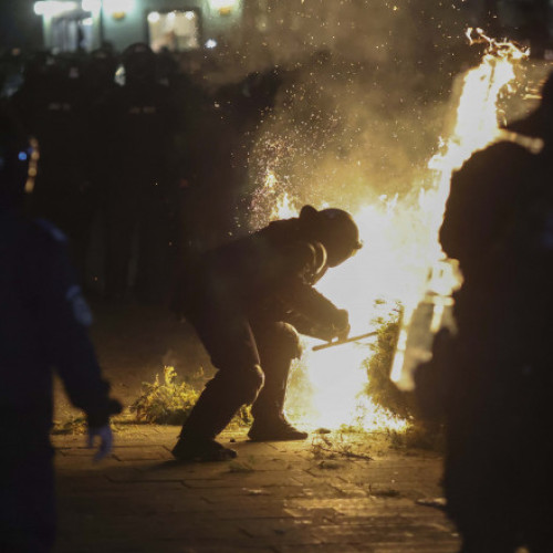 Protest violent în București, după respingerea candidaturii lui Călin Georgescu