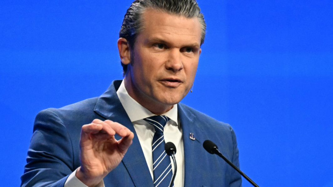 China se pregătește să folosească forța militară în regiunea Asia-Pacific, potrivit declarațiilor făcute de secretarul american al apărării, Pete Hegseth, la Dialogul Shangri-La de la Singapore. Potrivit AFP și Agerpres, el a afirmat că amenințarea reprezentată de China este reală și poate deveni iminentă.
