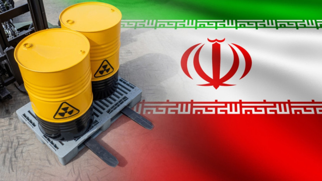 Iranul continuă activități nucleare secrete, arată un raport confidențial al Agenției Internaționale pentru Energie Atomică (AIEA) citat de Digi24. Potrivit documentului, Iranul a desfășurat operațiuni cu materiale nerecunoscute agenției de supraveghere a ONU în trei situri, iar concluziile raportului sunt considerate "exhaustive". Acesta va fi prezentat Consiliului Guvernatorilor în perioada următoare, ceea ce ar putea duce la o rezoluție împotriva Teheranului, notează AIEA.