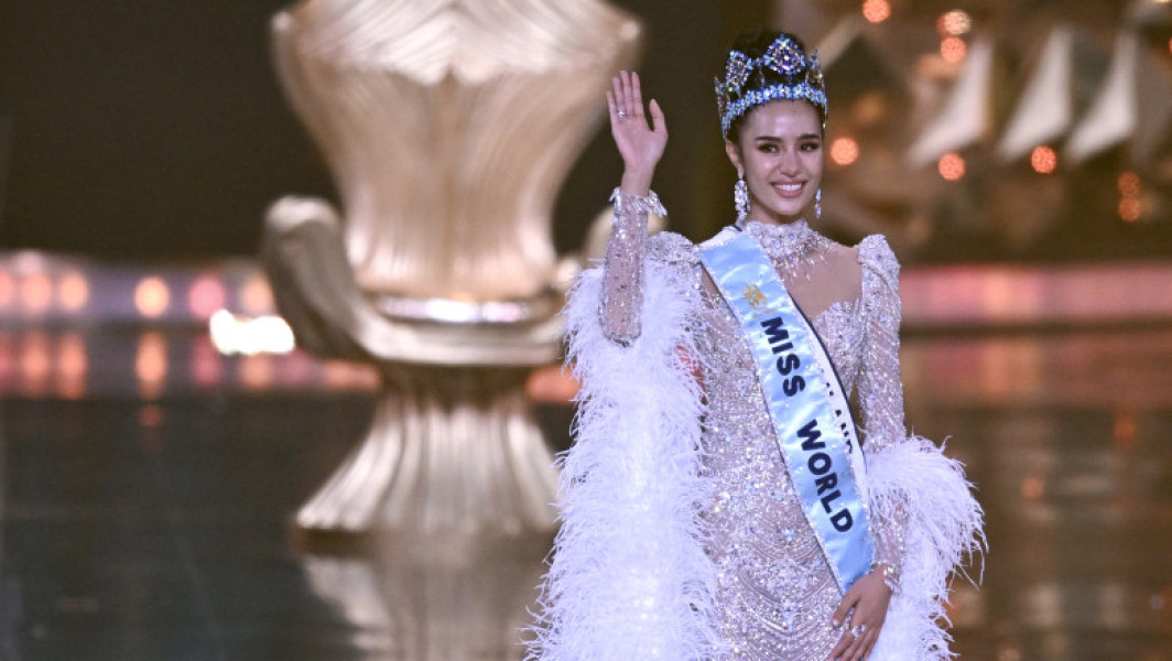 Opal Suchata Chuangsri, câștigătoarea Miss World 2025, a fost desemnată în finală în cadrul competiției desfășurate în Hyderabad, India, potrivit digi24.ro. În concursul cu 108 participante, ea s-a clasat pe primul loc, depășind concurente din alte țări, precum Etiopia și Polonia, care au ocupat locurile doi și trei. Ceremonia de premiere a avut loc după ce a primit coroana de la Krystyna Pyszkova, fostul câștigător al acestei competiții.