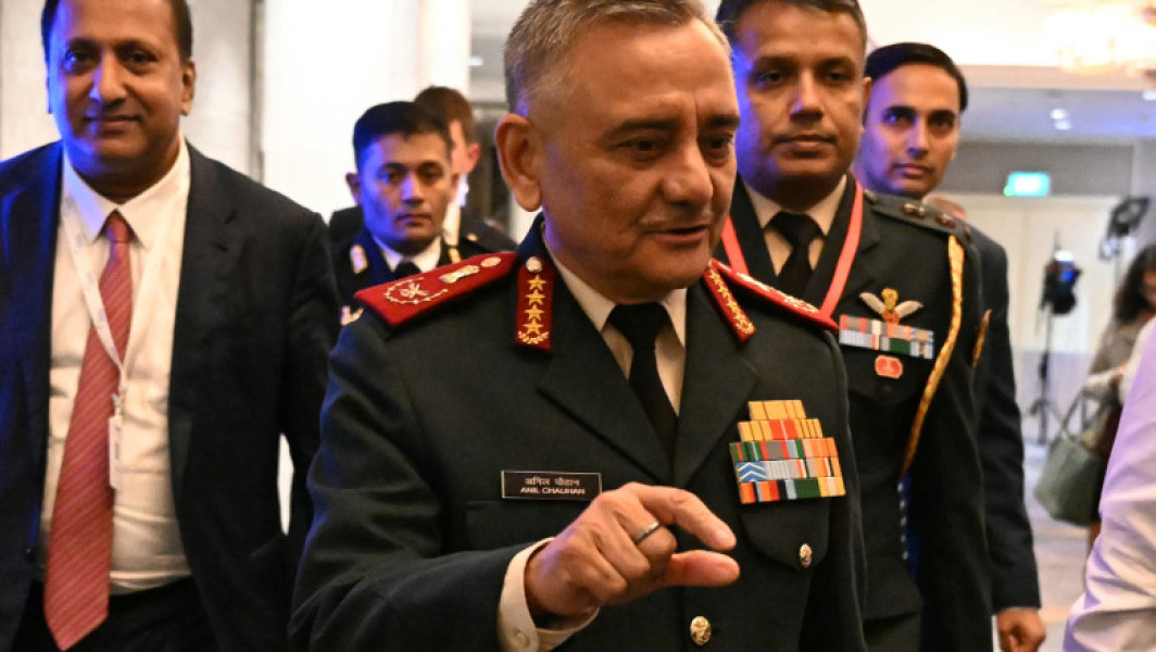 Armata indiană a recunoscut pentru prima dată că un număr nespecificat de avioane de vânătoare au fost doborate în timpul atacurilor asupra teritoriului controlat de Pakistan, relatează digi24.ro. Potrivit oficialilor indieni, inițial s-au ascuns pierderile și s-a refuzat orice confirmare privind avioanele doborâte, însă acum admit că aceste evenimente au avut loc în contextul luptelor din prima jumătate a lunii mai.