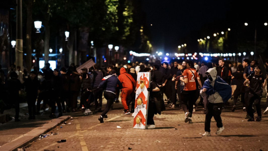 Peste 500 de persoane arestate în timpul festivităților de la Paris, după finala Ligii Campionilor