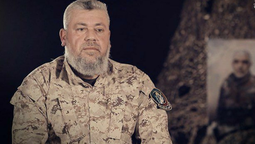 Un lider Hamas, cea mai vânată țintă de Israel, controlează acum gruparea din Gaza, potrivit unor surse din serviciile de informații citate de digi24.ro. Izz al-Din al-Haddad, în vârstă de 55 de ani, a preluat conducerea aripei militare a Hamas după moartea confirmată a lui Muhammad Sinwar, noteaza sursa. Al-Haddad, cunoscut ca Abu Suhaib, este implicat direct în gestionarea eliberării ostaticilor și controlează fiecare mișcare a organizației în timpul conflictului cu Israelul.