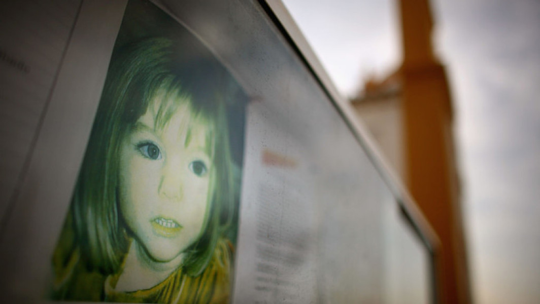 Noua anchetă în cazul Madeleine McCann, desfășurată în Portugalia și Germania, a fost declanșată la 18 ani de la dispariția fetiței în Praia da Luz, relatează digi24.ro. Potrivit sursei, poliția portugheză și cea germană au mobilizat echipe de căutare în zona unde Madeleine a fost văzută ultima dată în 2007, pentru a găsi probe ce l-ar putea incrimina pe principalul suspect, Christian Bruckner.