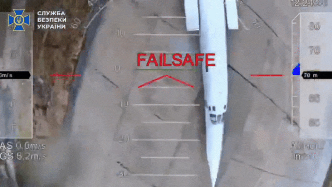 SBU publică imagini ale atacurilor cu drone kamikaze asupra bazelor aeriene rusești