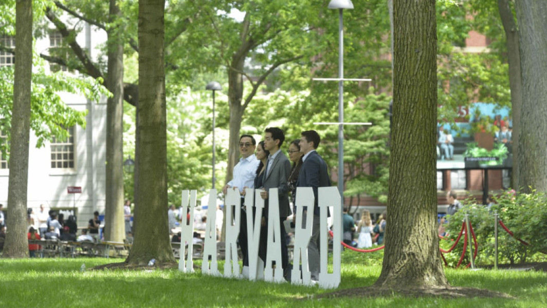 Trump suspendă temporar accesul studenților internaționali la Harvard din motive de securitate națională
