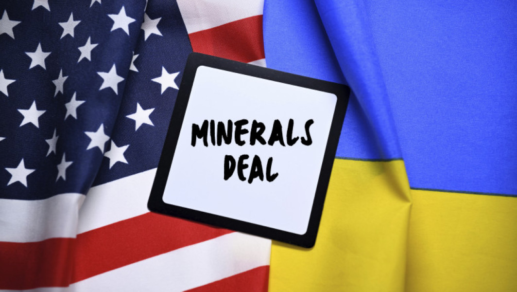 Ucraina și SUA discută despre fondul pentru exploatarea resurselor minerale, relatează digi24.ro. Potrivit prim-vicepremierului ucrainean Iulia Sviridenko, în timpul vizitei la Washington, s-au făcut pași concret pentru a crea acest fond, iar prima întâlnire a consiliului de administrație urmează în luna iulie.