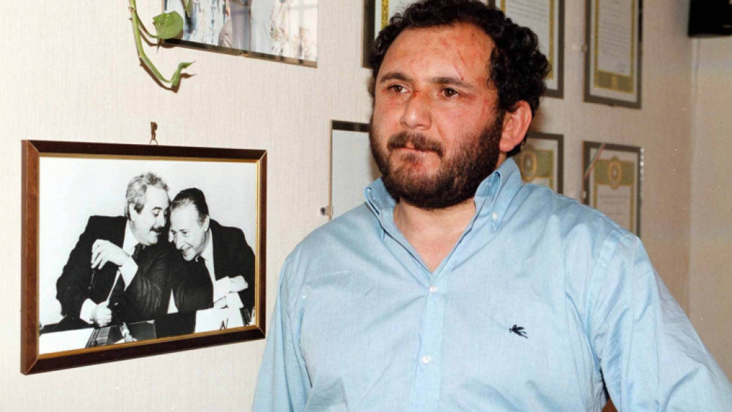 Giovanni Brusca, fost membru al mafiei siciliane Cosa Nostra, a fost eliberat din închisoare după 25 de ani de detenție și patru ani de eliberare condiționată, potrivit digi24.ro. Conform surselor judiciare citate de EFE, el se află acum în programul de protecție a martorilor și locuiește departe de Sicilia, cu o identitate falsă, fiind unul dintre cei mai apropiați colaboratori ai liderului Cosa Nostra, Salvatore "Toto" Riina.