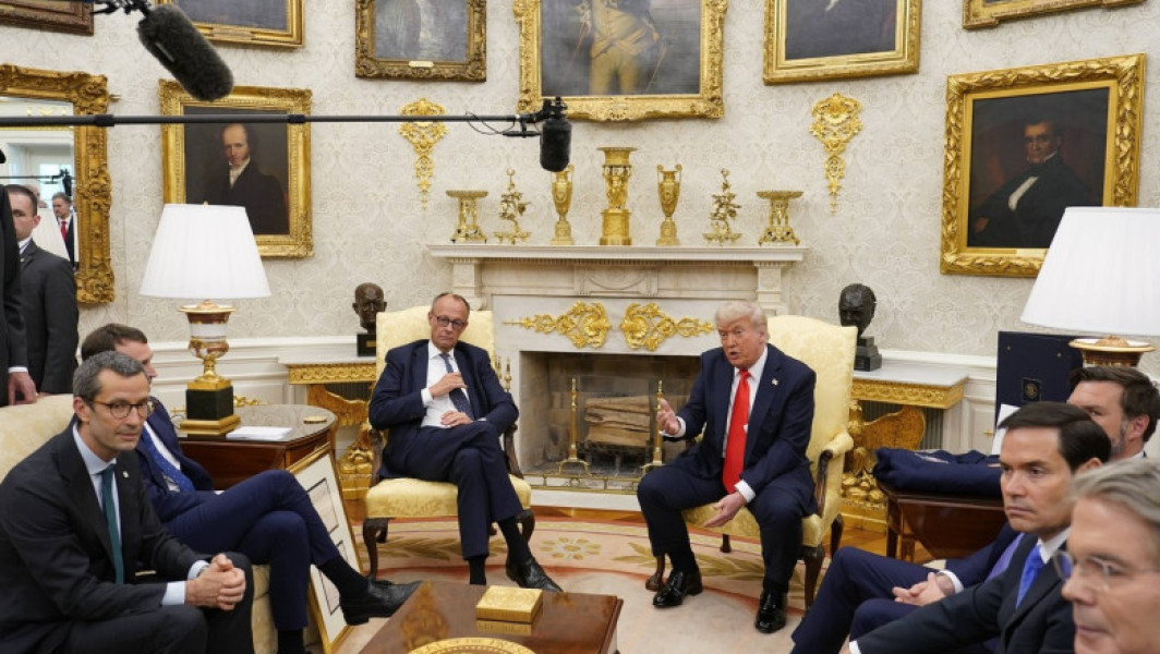 Trump sugerează ca Ucraina și Rusia să se lupte un timp înainte de negocieri, potrivit digi24.ro