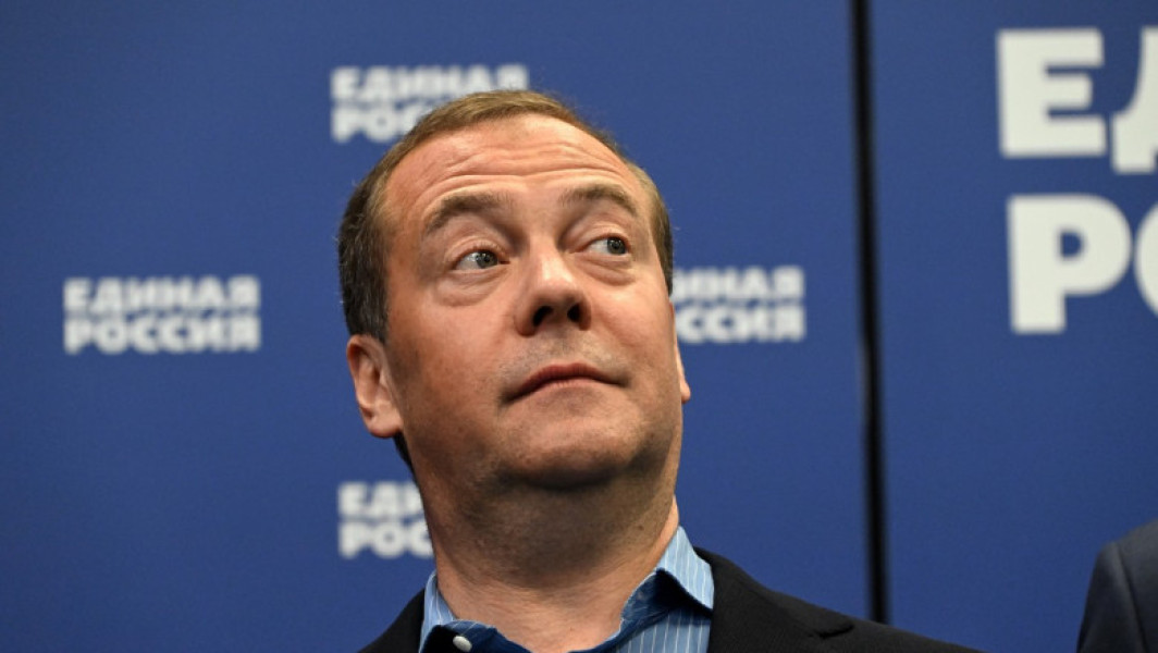 Medvedev, într-un mesaj ironic, propune o soluție pentru conflictul dintre Trump și Elon Musk
