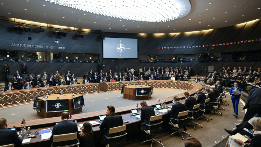 Summit NATO de la Haga: decizii prudente pentru evitarea conflictului cu SUA