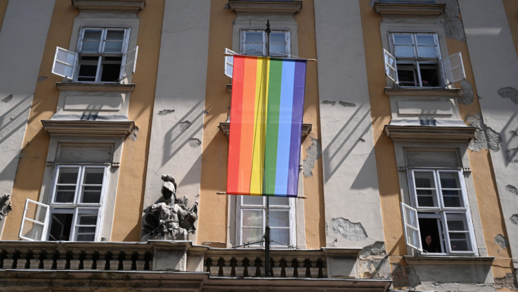 Ungaria interzice afișarea simbolurilor LGBT+ pe clădirile publice chiar în ziua Festivalului Pride de la Budapesta