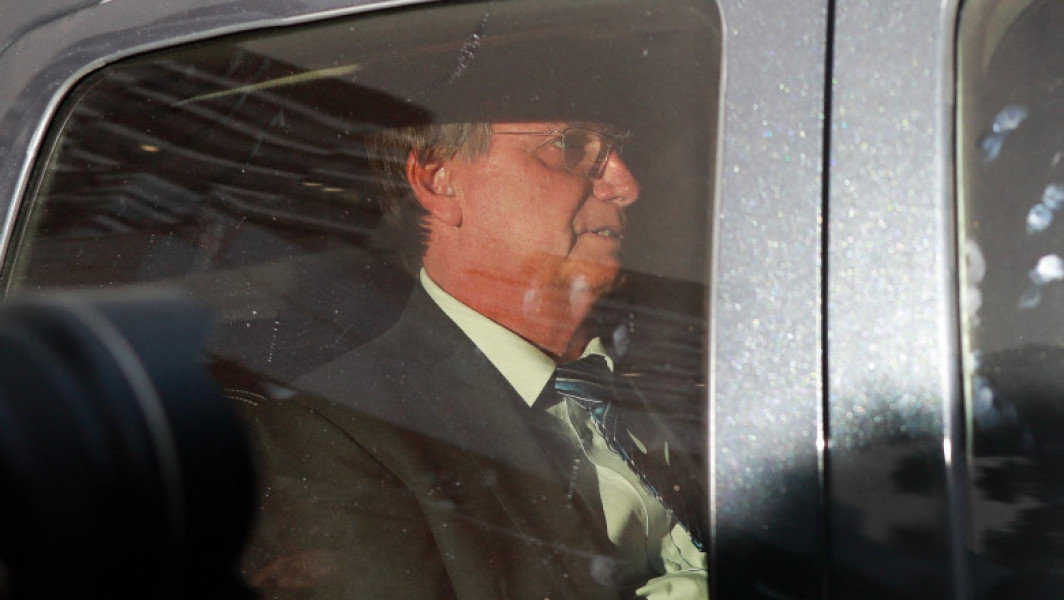 Jair Bolsonaro, fostul președinte brazilian, trebuie să se prezinte luni la Curtea Supremă pentru a fi audiat în cadrul unui proces istoric. Acesta riscă o pedeapsă cu închisoarea, fiind acuzat de tentativă de lovitură de stat în 2022, relatează AFP și preia digi24.ro.