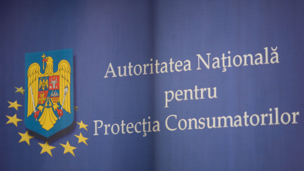 Bucăți din tavanul unui centru comercial s-au desprins, provocând panică