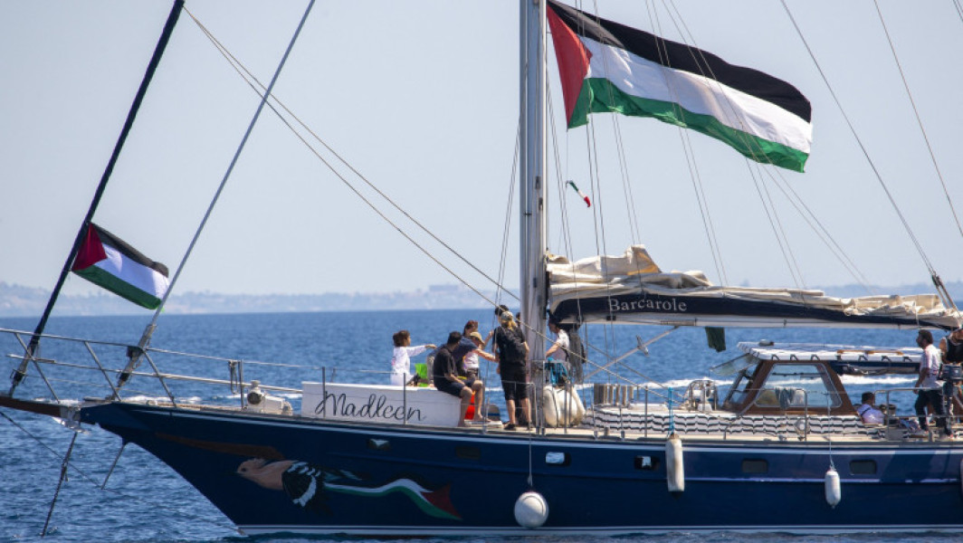 nava madleen ajunge în portul israelian asdod după blocajul israelian