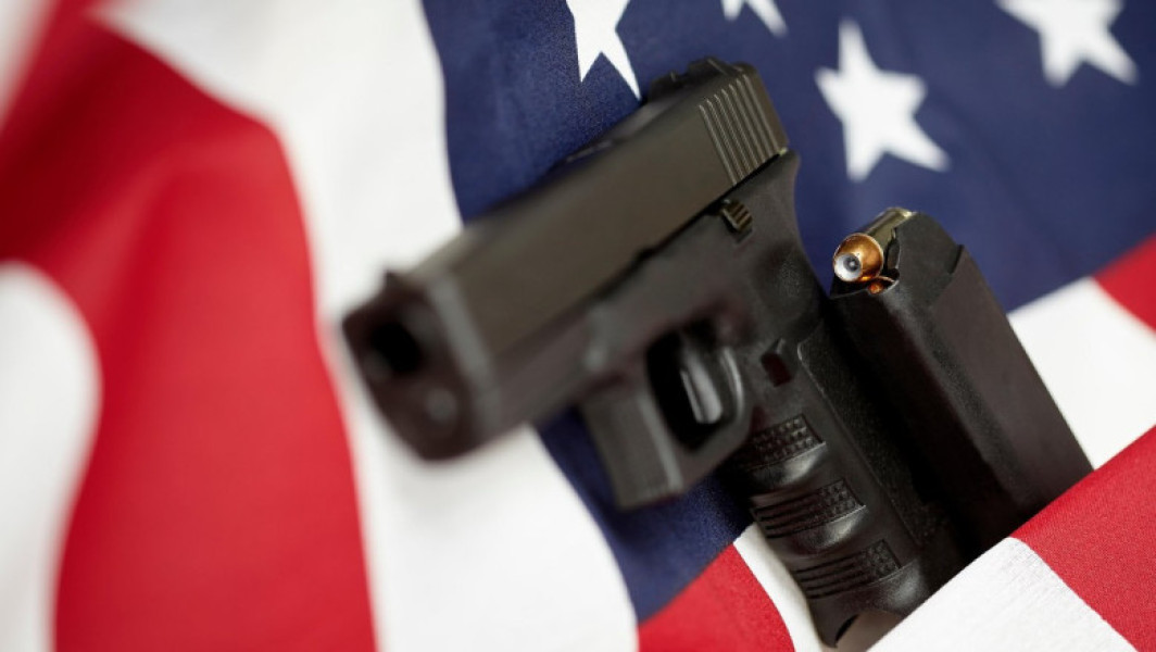 Statele americane au înregistrat mii de decese suplimentare în rândul copiilor după relaxarea legii privind armele de foc