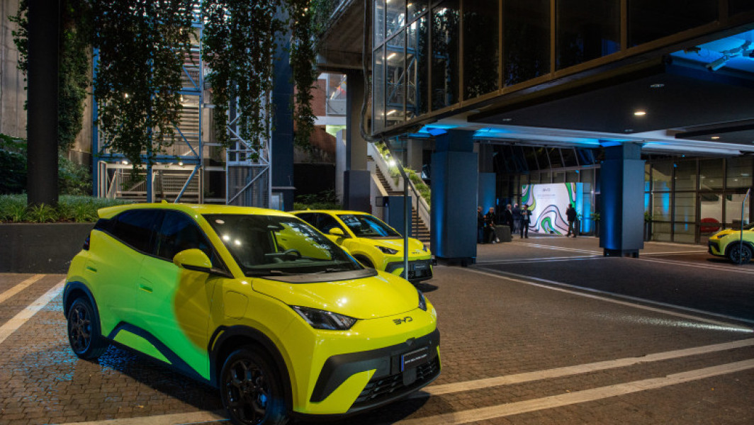 mașini electrice chinezești: o provocare pentru industria auto europeană și britanică