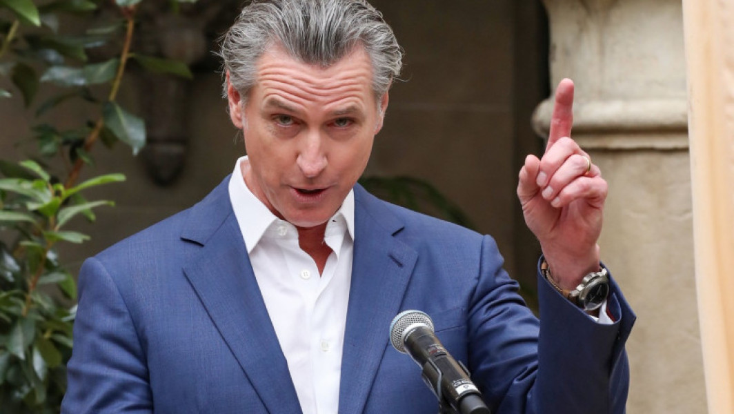 California cereinstanței sa blocheze trimiterea military in Los Angeles