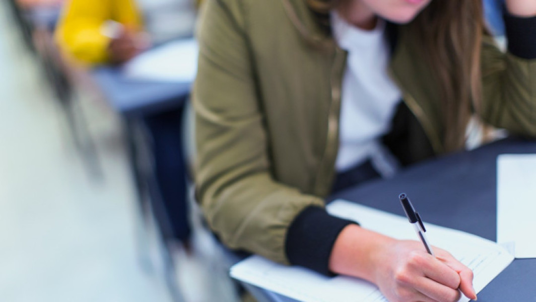 Start proba la bacalaureat 2025: elevii susțin proba de istorie și limba română