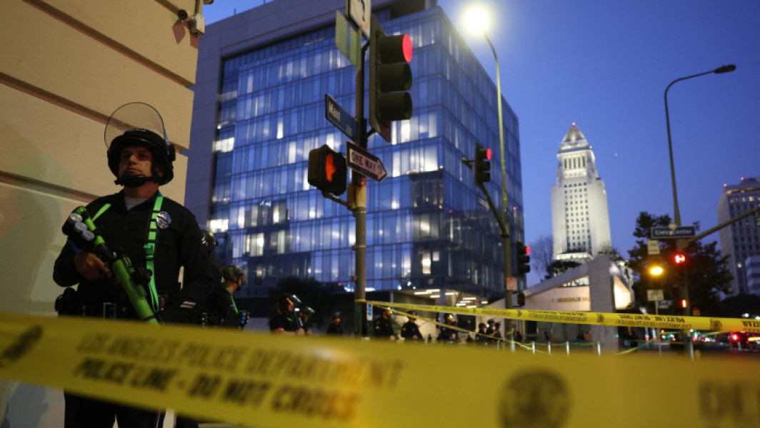 ore de tensiune în Los Angeles și New York din cauza protestelor și restricțiilor