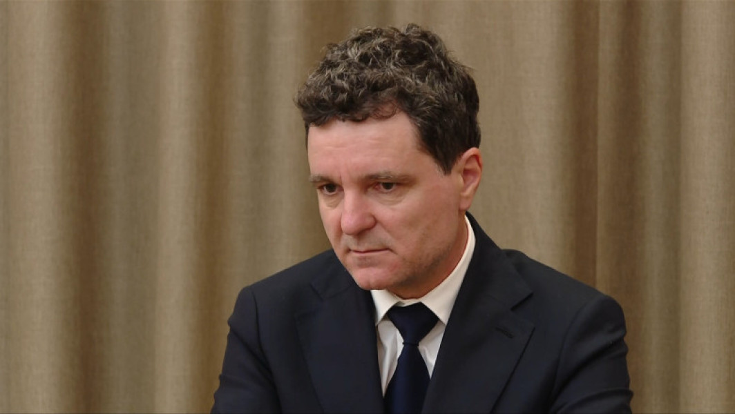 numele viitorului premier româniei ar putea fi anunțat săptămâna aceasta, a declarat președintele țării, Nicușor Dan, la Odesa. El a precizat că nu poate face o promisiune în acest sens, deoarece încă nu a fost stabilit un calendar clar pentru procedură. În privința negocierilor de la Cotroceni, Nicușor Dan a spus că orice variantă este luată în considerare, inclusiv numirea unui prim-ministru tehnocrat, citează digi24.ro.