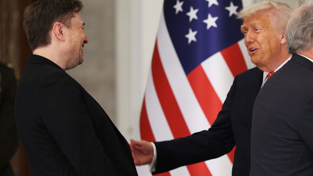 Elon Musk și Donald Trump în lumina conflictului tensionat