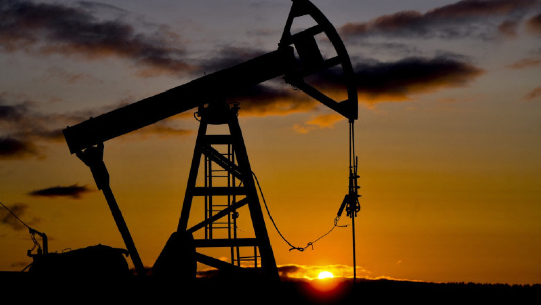 Creșterea prețurilor la petrol, peste 9% după atacurile asupra Iranului