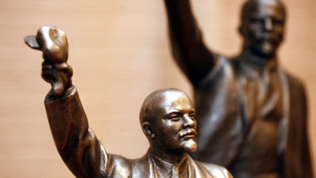 Cel mai înalt monument dedicat lui Vladimir Lenin din Asia Centrală a fost demontat în orașul Os