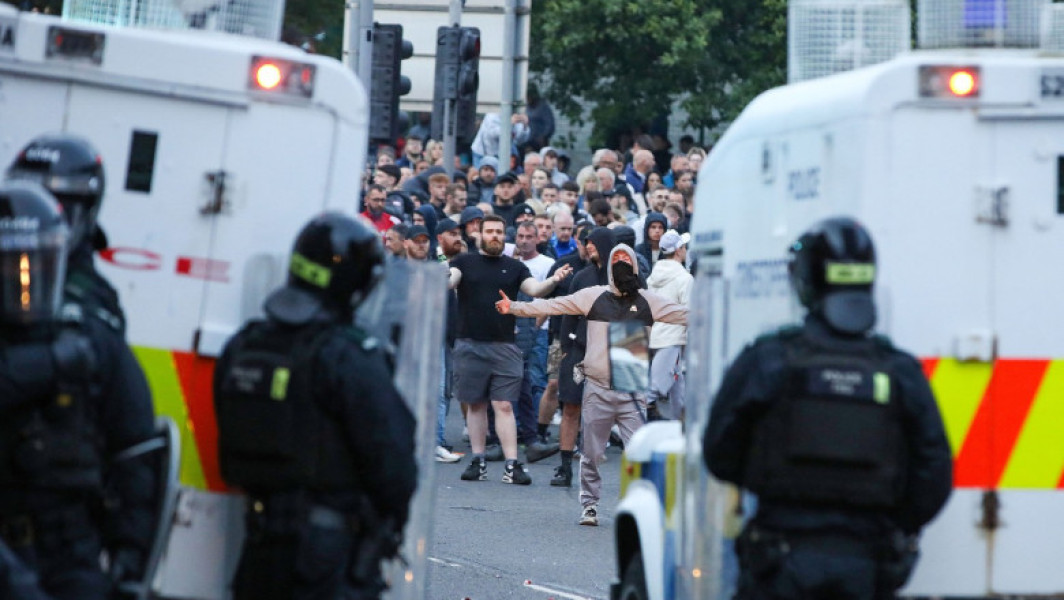 Tensiuni și violențe în Ballymena, Irlanda de Nord, după incidentul din iunie