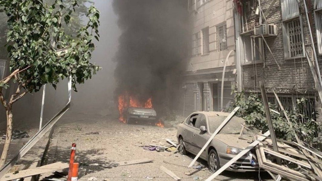 Explozie misterioasă în Teheran, suspectată ca fiind un atac cu maşini capcană