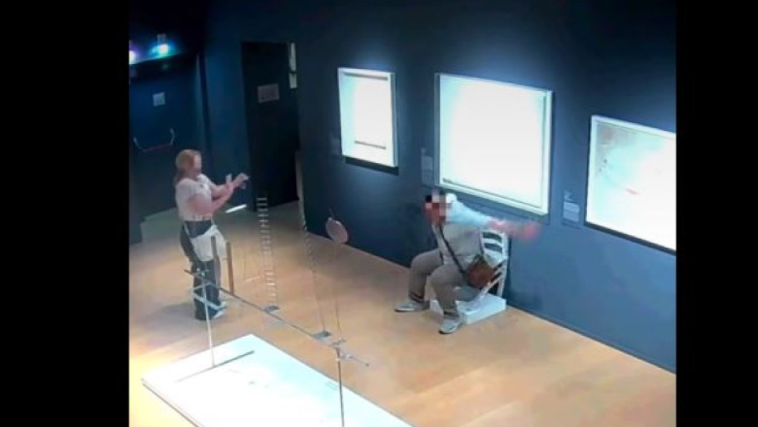 Turist care a distrus o operă de artă într-un muzeu din Verona, identificat ulterior, a fost filmat de camerele de supraveghere și imagini virale pe rețelele sociale. Incidentul a avut loc la Muzeul Palazzo Maffei, situat în orașul Verona, cunoscut pentru expoziții din Antichitate până în zilele noastre.
