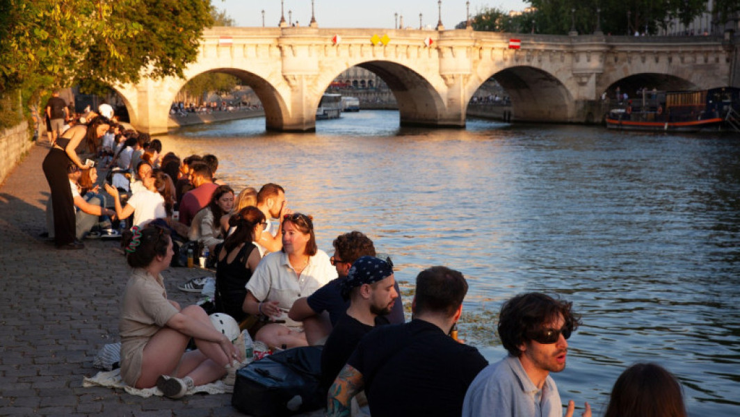paris se pregătește pentru valuri de caniculă și va investi în protecția populației