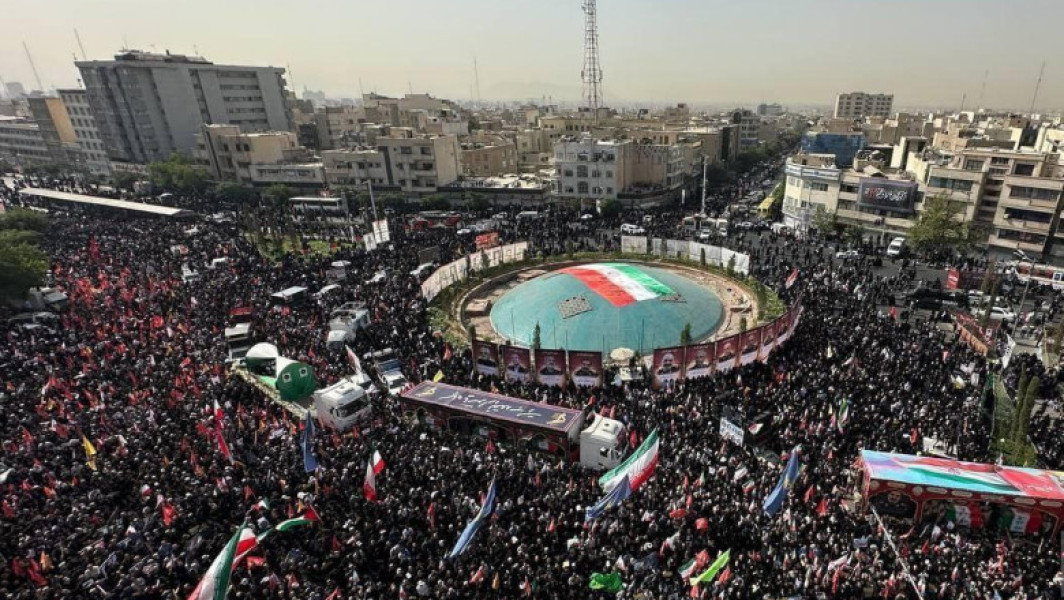 Video Imagini impresionante de la funeraliile de stat din Iran. 60 de militari și oameni de știință au fost uciși în atacuri israeliene