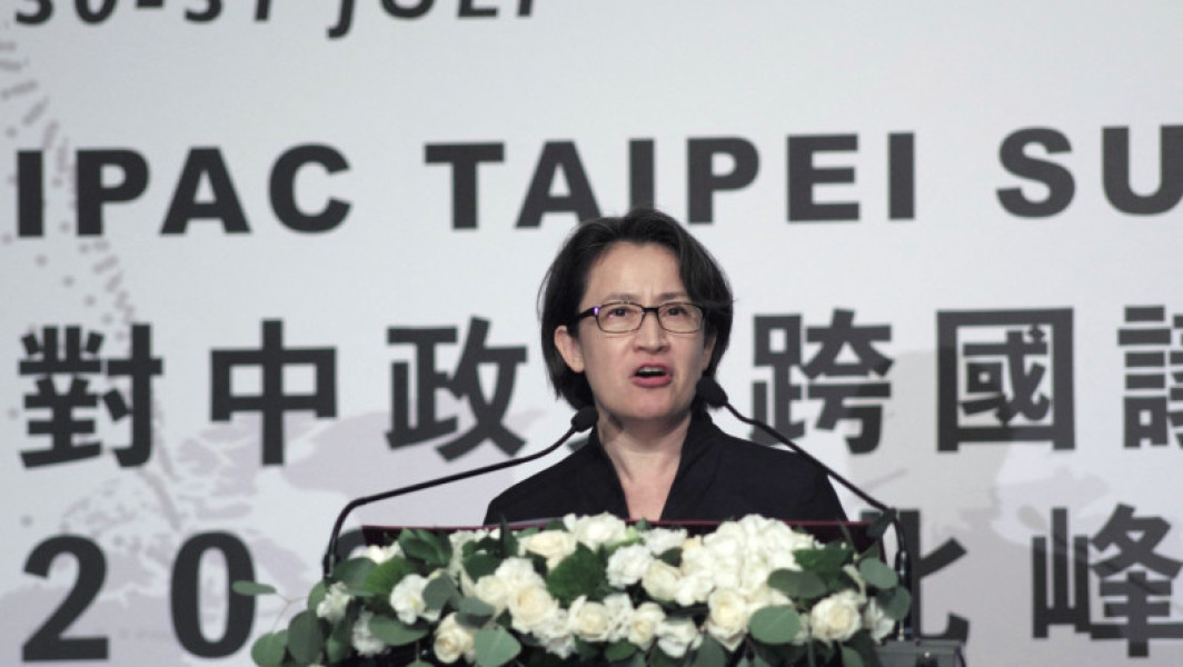 Beijingul ar fi plănuit o „coliziune” cu mașina vicepreședintei Taiwanului, în timpul unei vizite la Praga (The Guardian)