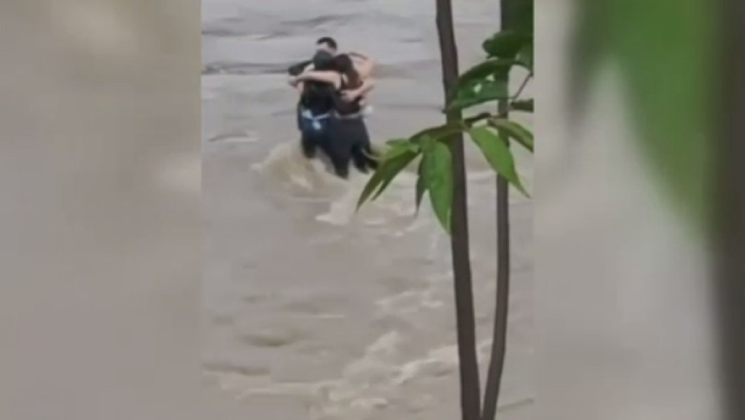 Video Cazul tinerilor români luați de ape în Italia. Operatorul de la serviciul de urgență, trimis în judecată la un an de la tragedie