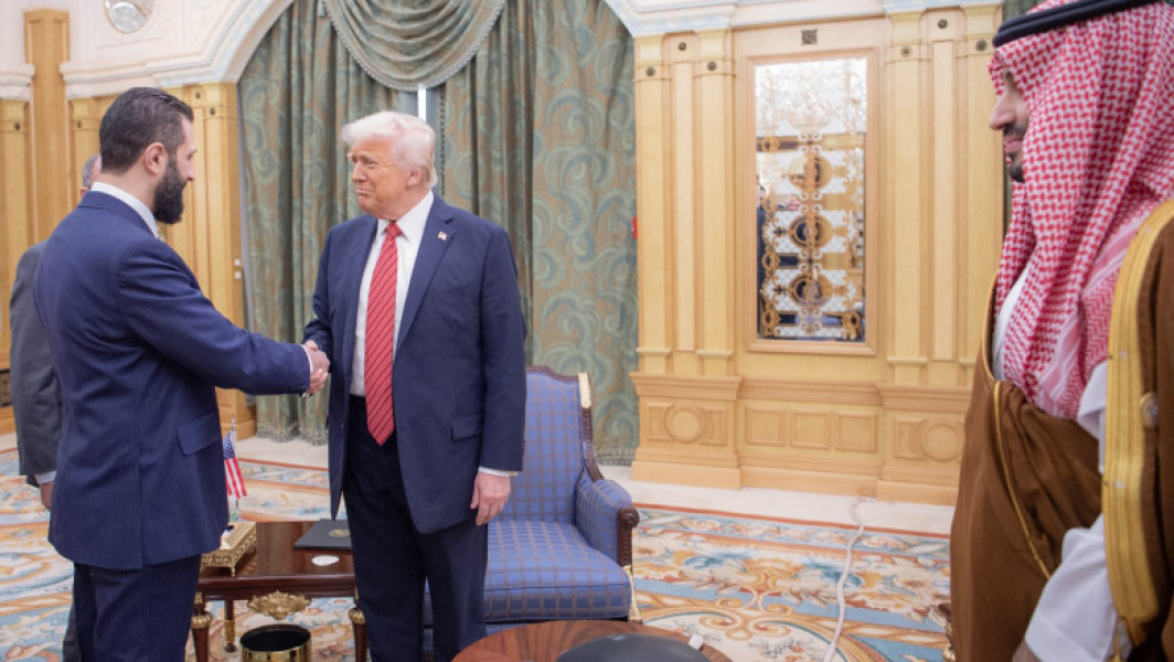 Trump va semna un ordin executiv prin care va pune capăt sancțiunilor SUA împotriva Siriei