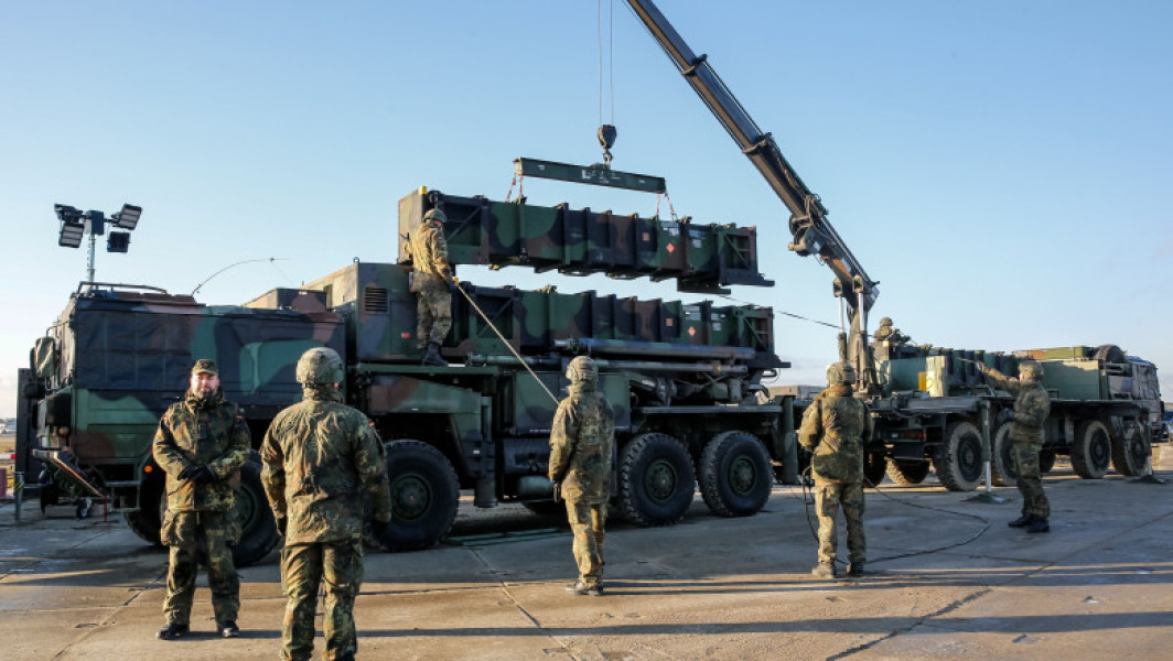 Pentagonul revizuieşte exporturile de arme şi către alte țări, nu numai către Ucraina (The Guardian)