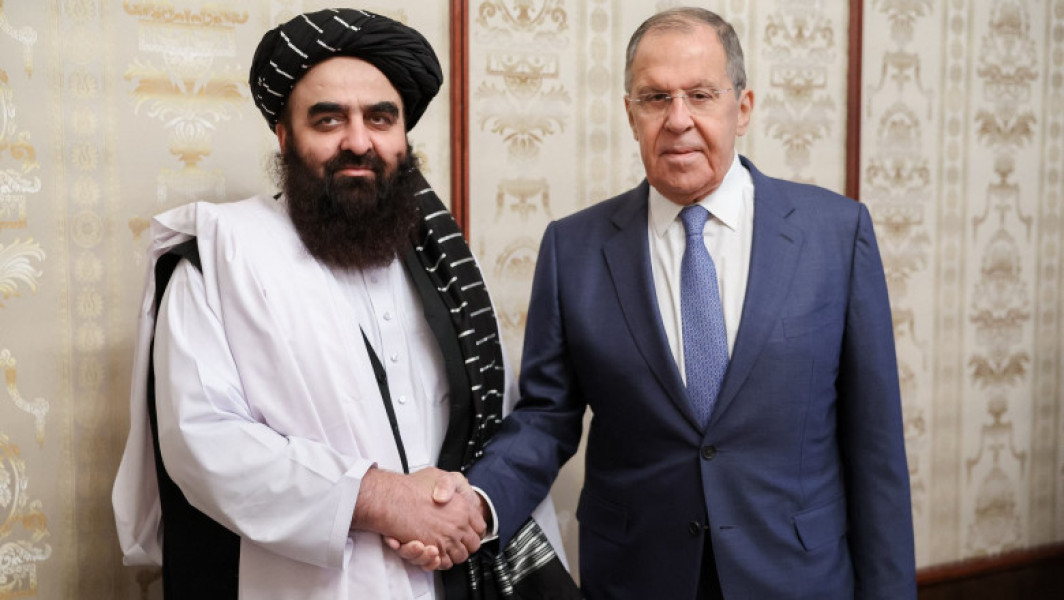 Rusia a devenit primul stat care recunoaște guvernul taliban din Afganistan. „O nouă etapă de relații pozitive și respect reciproc”