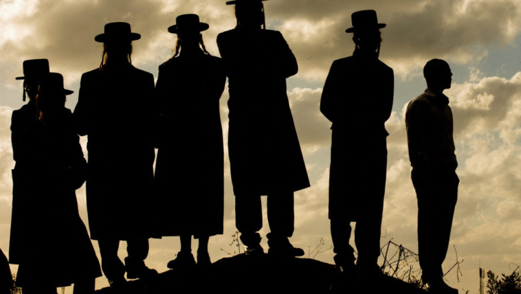 Mii de evrei ultrareligioși vor primi ordine de recrutare de la armata israeliană. O amenințare pentru coaliția guvernamentală