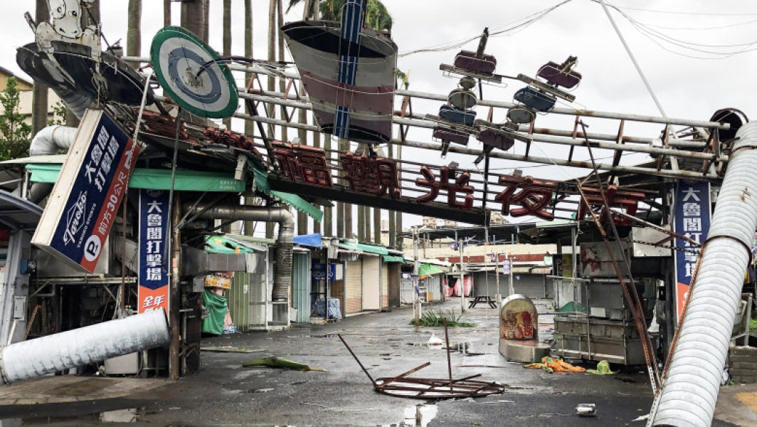 Taifunul Danas a făcut ravagii în Taiwan. Două persoane au murit și alte aproape 500 au fost rănite