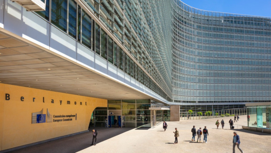 Comisia Europeană solicită o cooperare cu miniștrii Apărării din UE ca parte a unui plan de abordare a viitoarelor crize medicale
