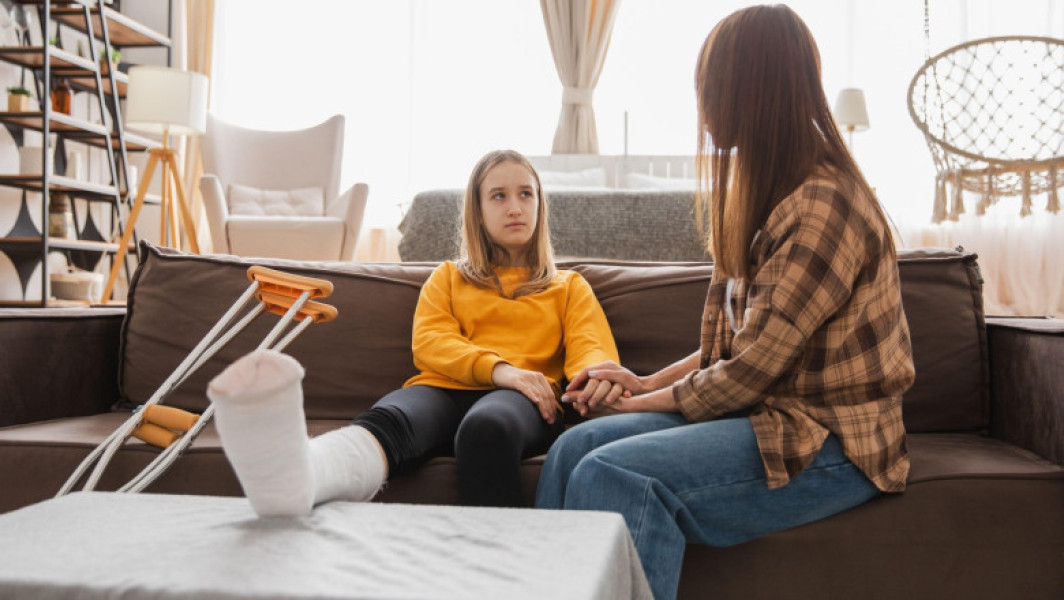 Motivele pentru care rețelele sociale pot îngreuna recuperarea după o accidentare și pot provoca noi complicații dureroase