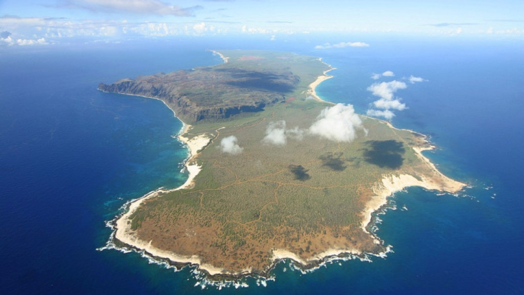 Paradisul din Hawaii unde locuitorii nu plătesc chirie și primesc gratis carne. Cine are voie să trăiască pe „Insula Interzisă”